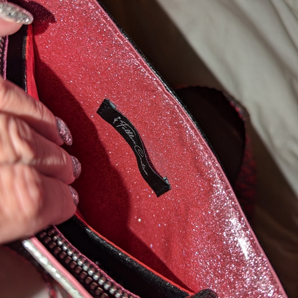 Folklore Contour Crossbody - Picture 4 of 13